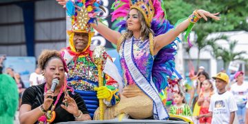 Carnaval de Santiago 2026 arranca con creatividad, tradición y un Parque Central repleto de vida