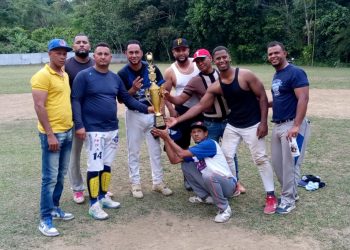 Cerveceros de Jacagua conquistan el Triangular de Softball Independencia 2026 en emotiva jornada comunitaria