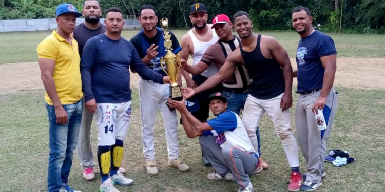 Cerveceros de Jacagua conquistan el Triangular de Softball Independencia 2026 en emotiva jornada comunitaria