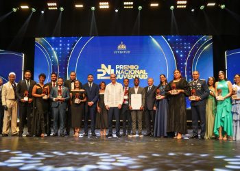 Grupo Apolo 27 del Intec recibe el máximo galardón juvenil por su aporte a la innovación científica