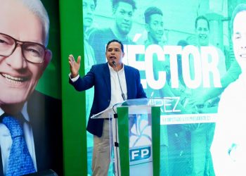 Exdiputado Héctor Ramírez abandona el PLD y se integra a la Fuerza del Pueblo en Santiago