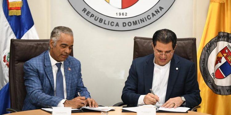 Energía y Minas y la PUCMM lanzan diplomado para profesionalizar la cobertura periodística de la minería en República Dominicana