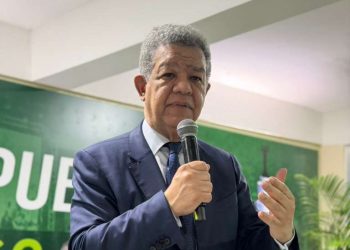 Leonel Fernández abre la puerta a una alianza opositora rumbo al 2028 y cuestiona autoridad moral del Gobierno
