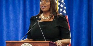 “Tormentas invernales son impredecibles; pero los derechos de los viajeros áereos no”, dice fiscal general NY; dominicanos agradecen información