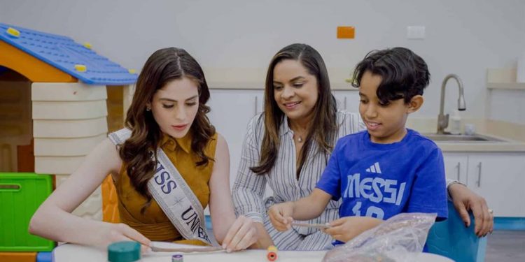 Miss Universo impulsa la inclusión con visita al CAID en Santo Domingo Este