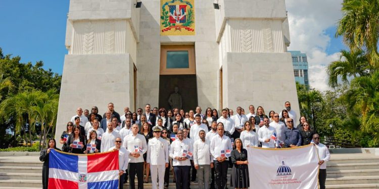 Robert Polanco honra a los Padres de la Patria y reafirma defensa de la soberanía desde Propeep