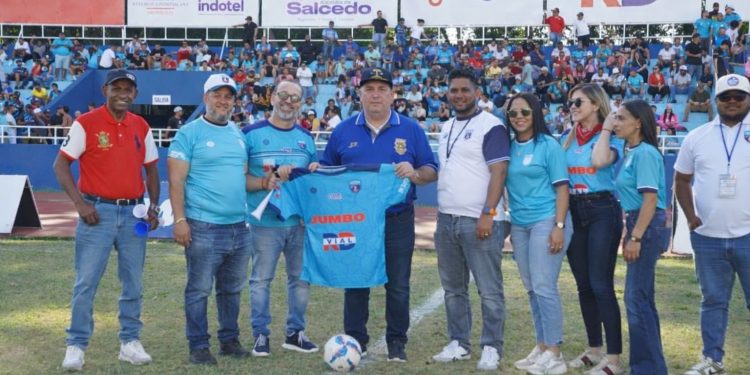 Santiago Portes protagoniza acto inaugural en duelo de la Liguilla de la LDF en Salcedo