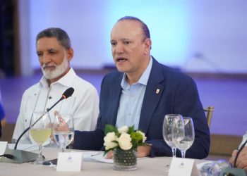 Santiago fortalece su apuesta educativa con respaldo municipal a la Mesa de los Cinco Pilares