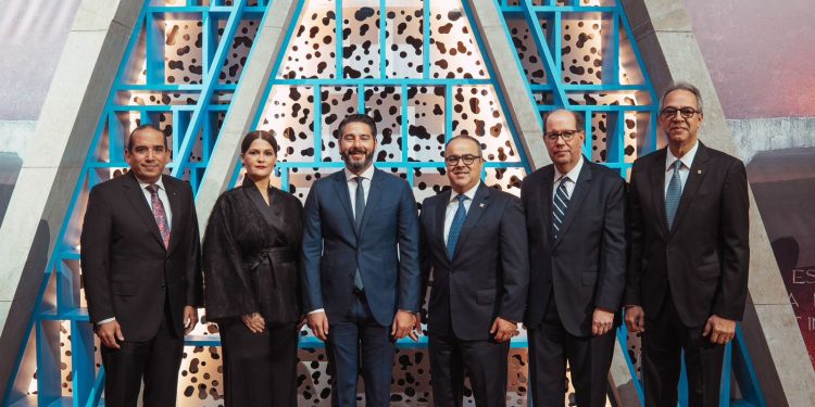 AFP Popular impulsa diálogo previsional y sostenibilidad económica desde escenario internacional