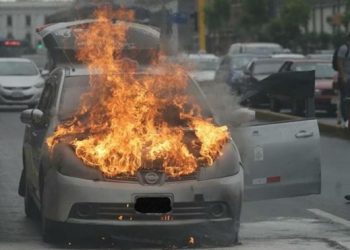 Heridos en el Alto Manhattan por disputa doméstica; incendian vehículo