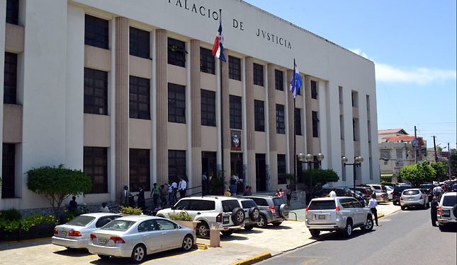 Justicia redefine conflicto entre hermanos y traslada caso a acción penal privada en el Distrito Nacional