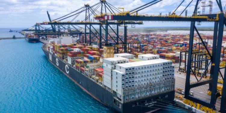 Alza arancelaria de EE. UU. sacude comercio dominicano y pone en pausa negociaciones bilaterales