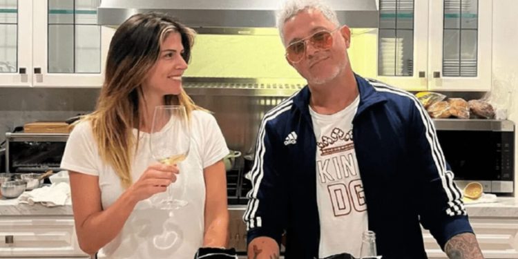 Alejandro Sanz vuelve a sonreír en el amor y aviva rumores con Stephanie Cayo
