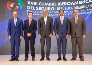Abinader apuesta por fortalecer el sector asegurador como pilar del desarrollo económico