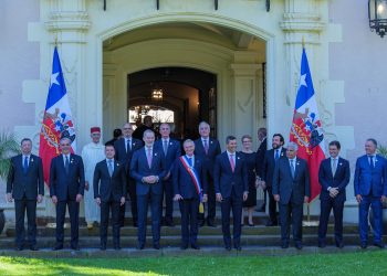 Abinader asiste a juramentación presidencial en Chile junto a líderes internacionales