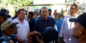 Abinader dispone ayudas y obras estructurales tras inundaciones en Gaspar Hernández