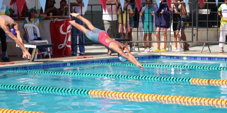 Joven nadadora dominicana brilla y apunta a lo más alto del deporte acuático