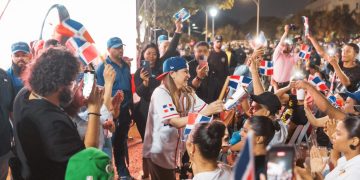Carolina convierte la Plaza Santo Domingo en “Estadio Malecón” durante el Clásico Mundial