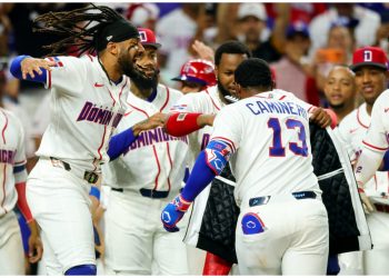 República Dominicana arranca el Clásico Mundial con contundente victoria