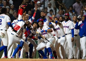 Bates dominicanos encienden el Quisqueya en victoria ante Detroit