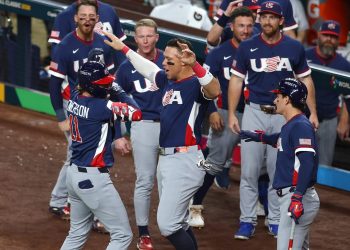 Estados Unidos elimina a República Dominicana y avanza a la final del Clásico Mundial