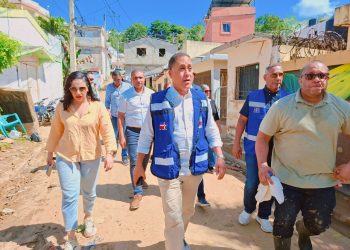 Gobierno acelera reparación de escuelas dañadas por inundaciones en Gaspar Hernández