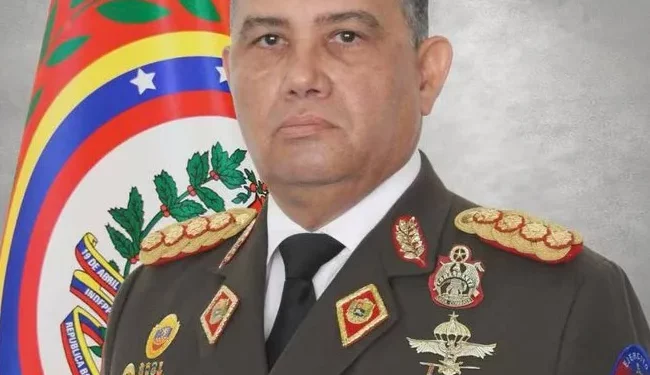 Venezuela designa nuevo ministro de Defensa tras salida de Padrino López
