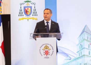 Henry Molina resalta papel de la justicia para el desarrollo y anuncia futura Ciudad Judicial en Santiago