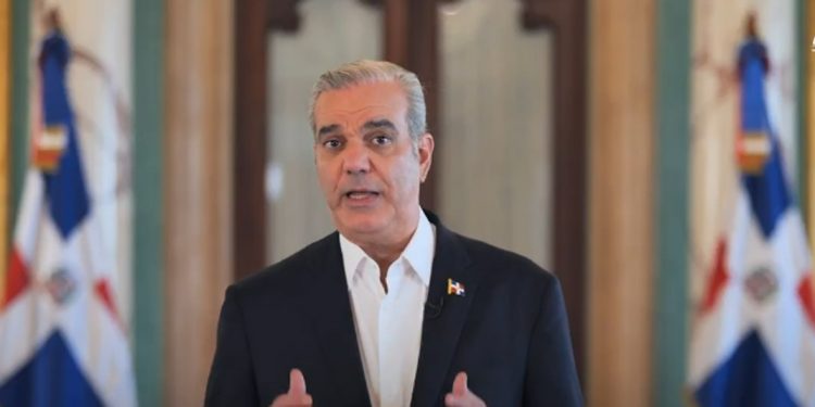 Abinader explica impacto de la crisis petrolera global y anuncia medidas para proteger la economía dominicana