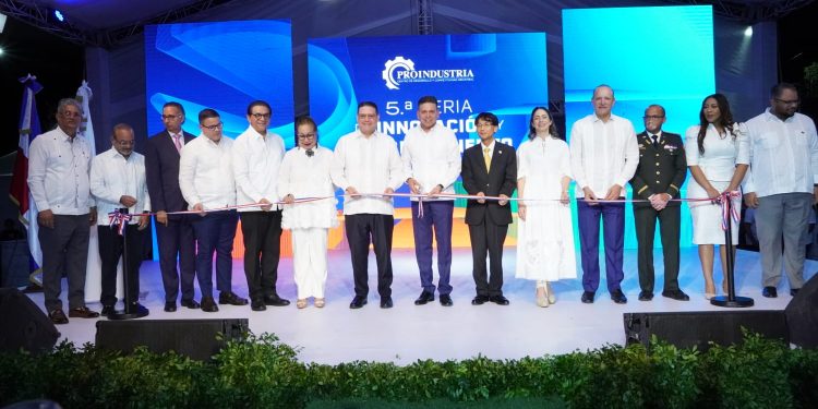 Proindustria impulsa el futuro industrial con feria de innovación en Santiago