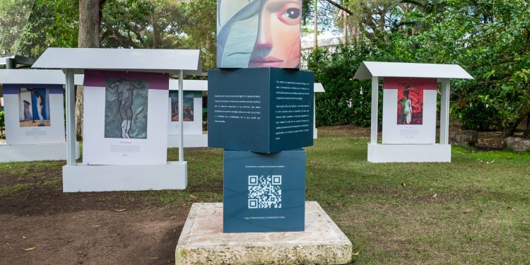 Exhibición “Retrato de Mujer” celebra el legado del arte femenino dominicano en Santiago