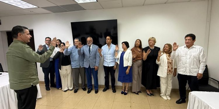 Santiago impulsa alianza estratégica para convertir la ciudad en destino de turismo médico