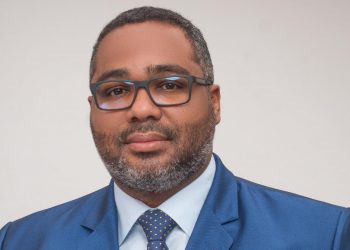 Jurista cuestiona política de combustibles y habla de “carga fiscal encubierta”