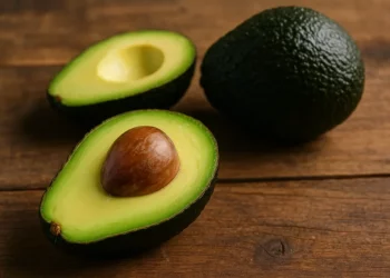 ¿Antojos nocturnos? El aguacate se perfila como aliado saludable para calmar el hambre