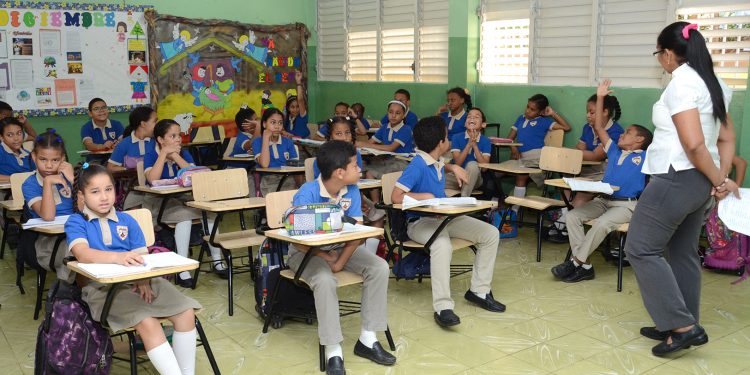 Educación condena interrupciones de clases y defiende cumplimiento del calendario escolar