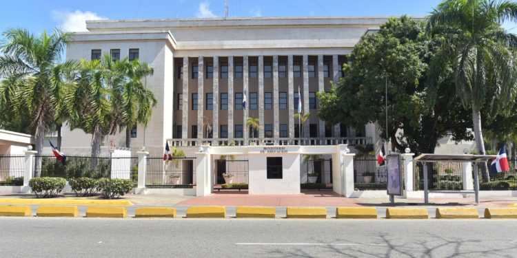 Educación condena interrupciones de clases y defiende cumplimiento del calendario escolar