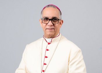 Arzobispo de Santiago convoca caminata 3K para apoyar Radio Amistad