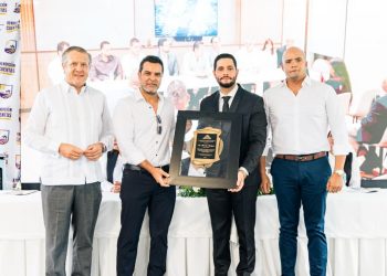 ADITOP reconoce al alcalde Alexander Rodríguez por impulsar transformación histórica en La Otra Banda