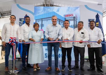 Abinader inaugura nuevas áreas del Hospital La Victoria y anuncia más obras para la comunidad