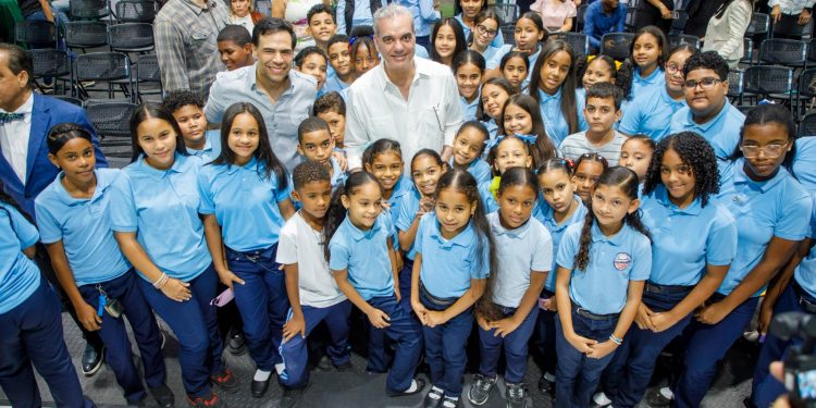 Abinader resalta impacto cultural de la Feria Regional del Libro y exhorta al Cibao a disfrutarla