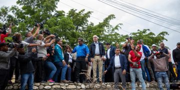 Abinader supervisa zonas afectadas en Los Alcarrizos y activa respuesta inmediata del Gobierno