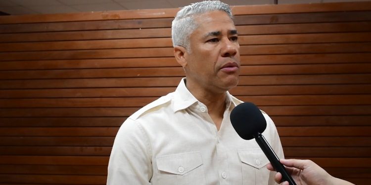 Andrés Cueto respalda medidas del Gobierno ante crisis internacional y situación regional