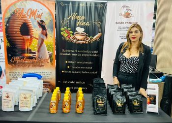 Auré Comercial impulsa sus marcas Almafina y Yomiel en destacada expoferia empresarial