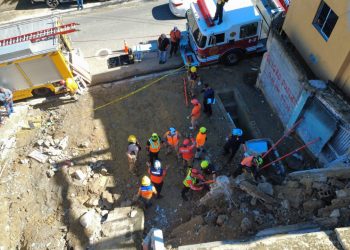 Autoridades mantienen operativo en Arroyo Hondo tras derrumbe; no se reportan víctimas