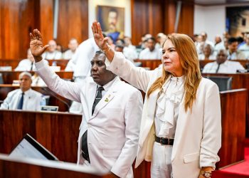 Concejo Municipal de Santiago confirma a Cholo D’ Óleo al frente de la presidencia
