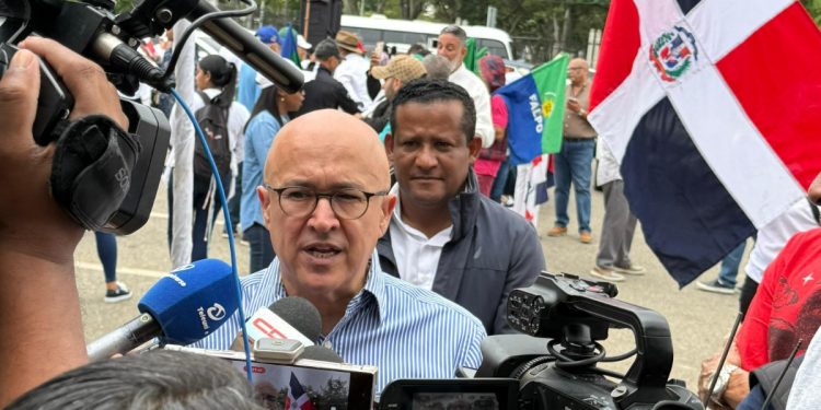 Domínguez Brito advierte sobre el deterioro de la Cordillera Septentrional y urge su protección