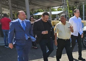 Empresario internacional explora a Santiago como epicentro de espectáculos y turismo cultural