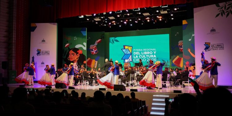 Feria Regional del Libro del Cibao cierra con más de 100 mil visitantes y ventas millonarias