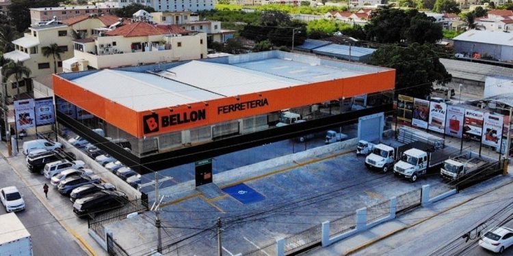 Interponen demanda contra Ferretería Bellon por robo de vehículo en Santiago