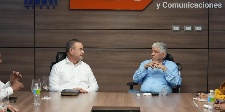 Gobierno lanza plan nacional para mejorar caminos rurales y fortalecer el campo